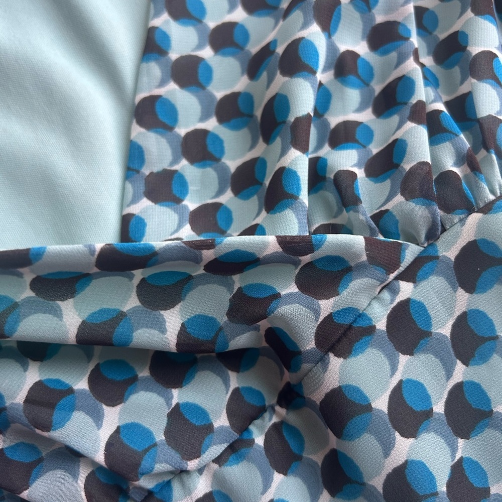 Vintage Y2K Fit and Flare retro dot midi dress. Lined. Tie back. Geometric. - Picture 13 of 13